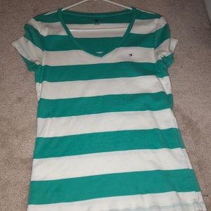 Rarely worn tommy hilfinger t-shirt